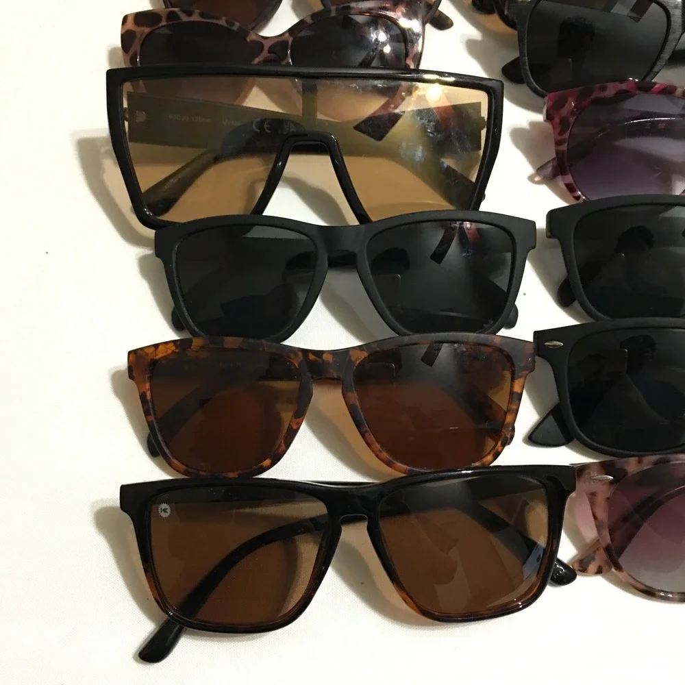 Lot of 30 Unbranded Sunglasses Unisex One Size Multicolor Mixed Styles